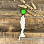 Makramee Schnullerband *natur mit grünem Clip*