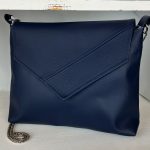 handgemachte-Handtasche-Unikat-Kunstleder-vegan-dunkelblau-kariert-blau-rot-weiss-silber-Kette-Handtaschenhenkel