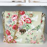 handgemachte-Handtasche-Unikat-Stoff-mint-Blumenmuster-rosa-pink-rot-blau-taubenblau-kette-gold-Handtaschenhenkel
